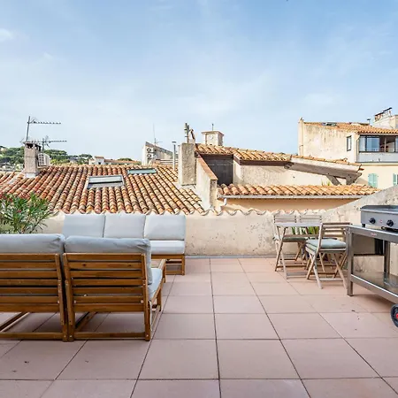 Chez Fleur Par Dodo A * Cassis